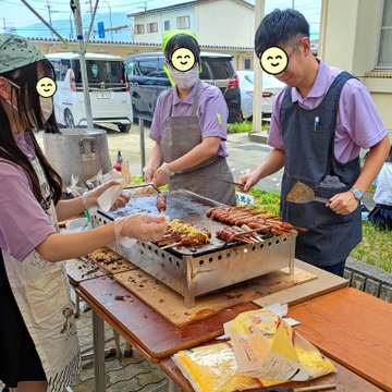 学校祭の模擬店で肉巻きおにぎりを販売させていただきました。